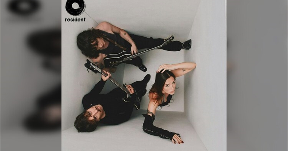 Yonaka: Live + Signing