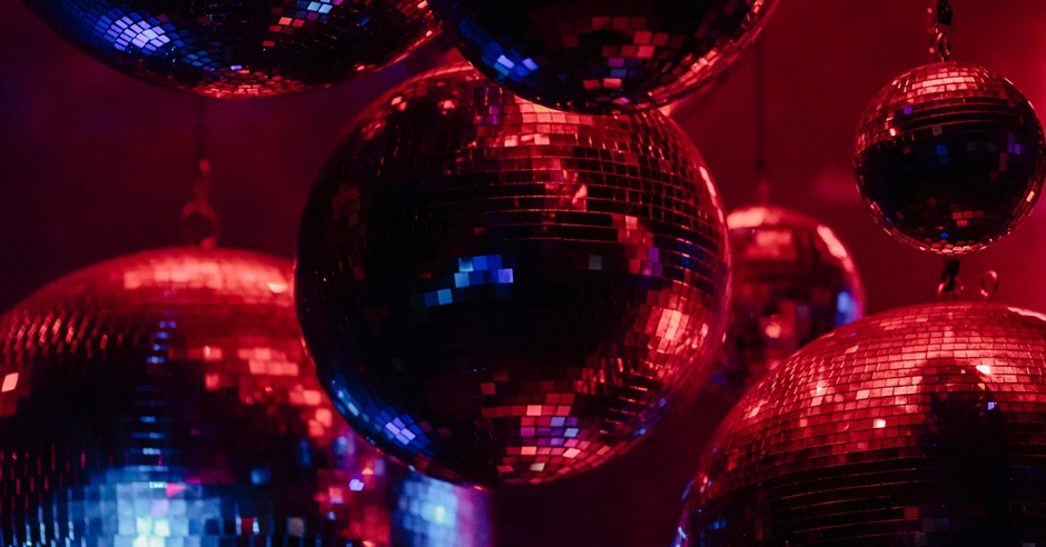 80's versus 90's - Over 30's Day Disco